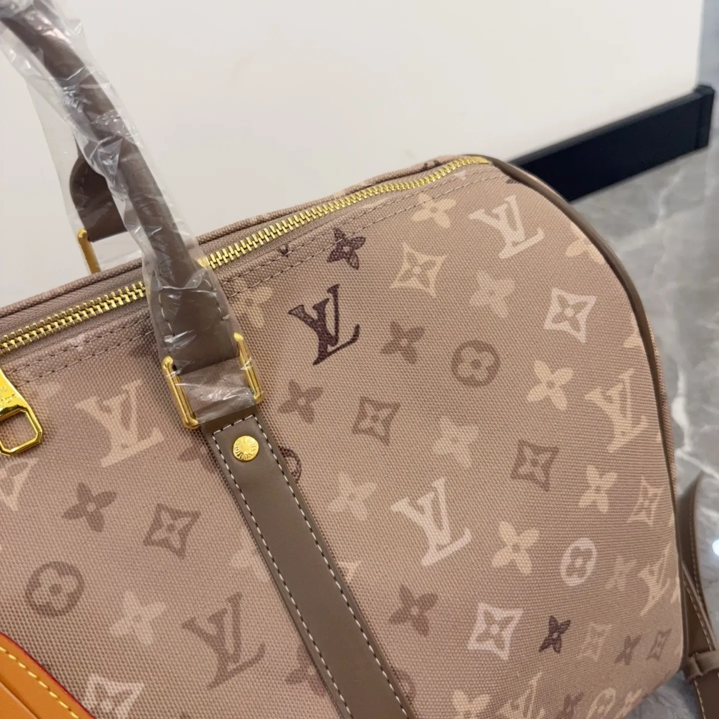 LV Monogram Travel Bag D27516167 — view 2
