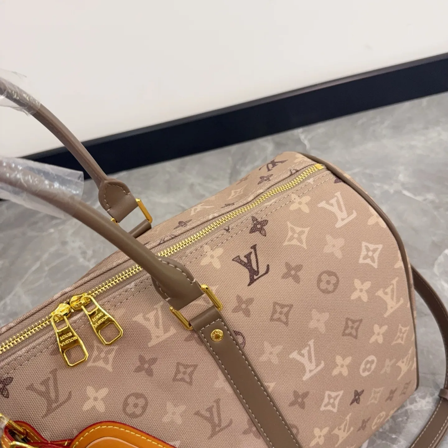 LV Monogram Travel Bag D27516167 — view 7