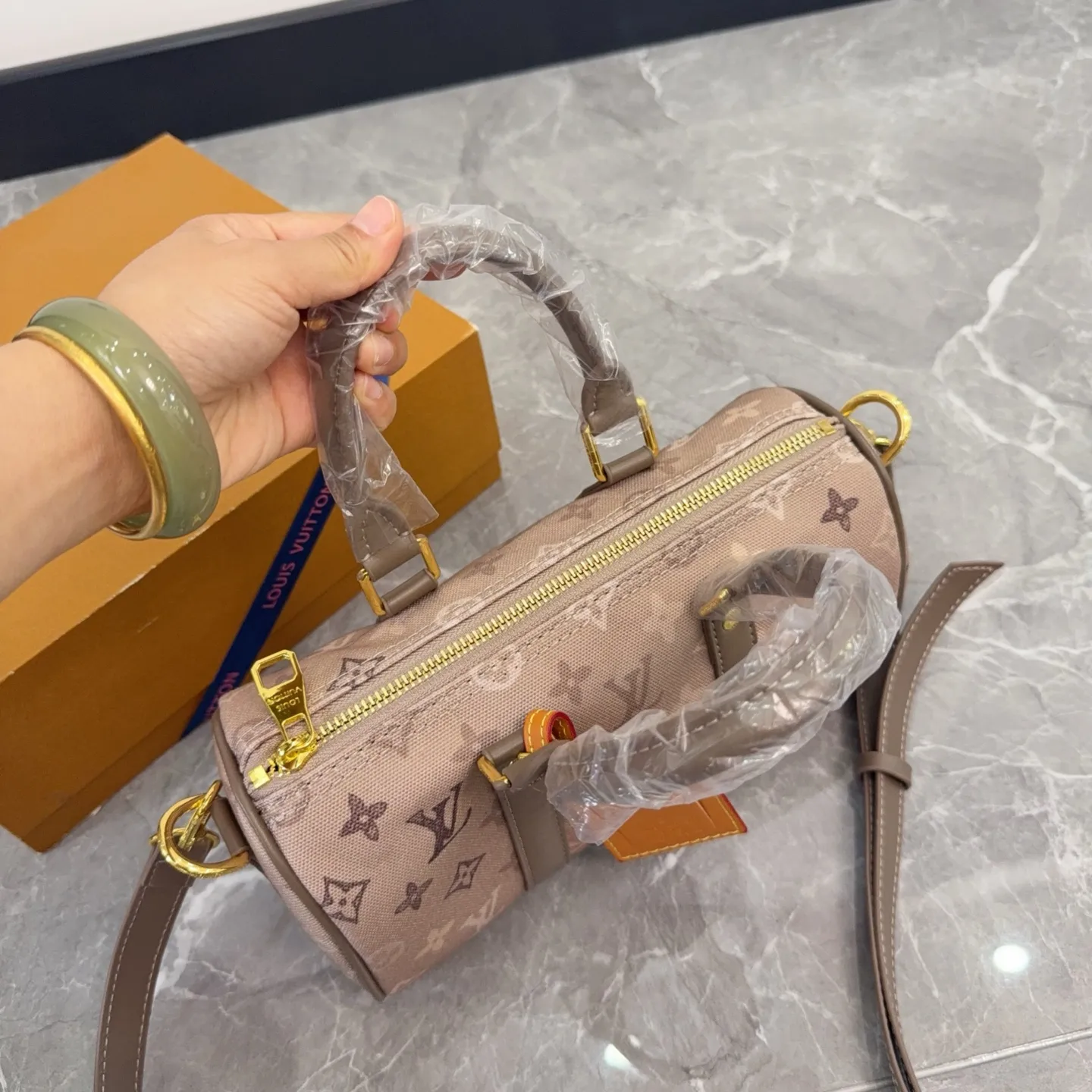 Louis Vuitton Keepall Bandoulière 25 Bag D25516168 — view 3