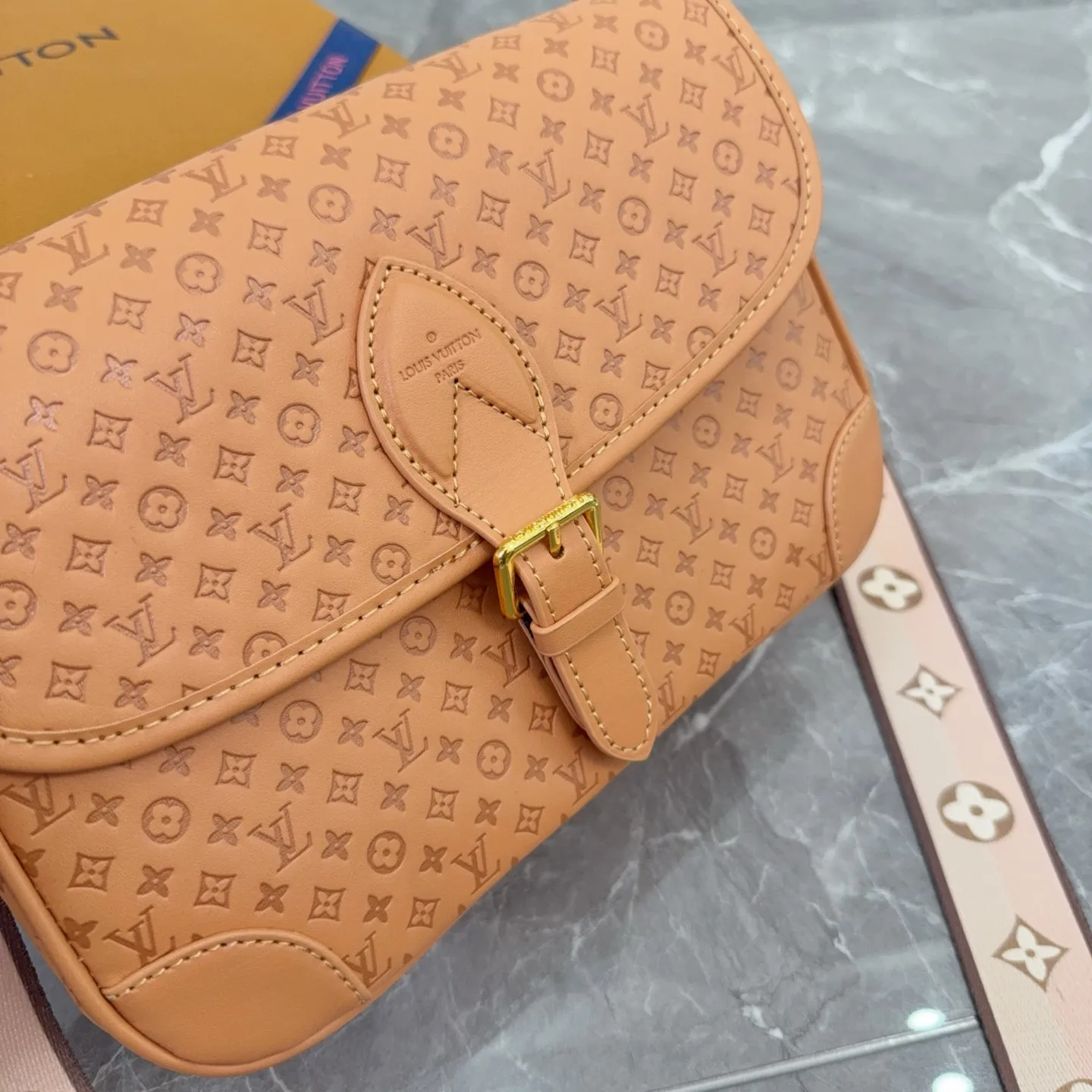 Embossed Diane Baguette Bag D28516169 — view 7