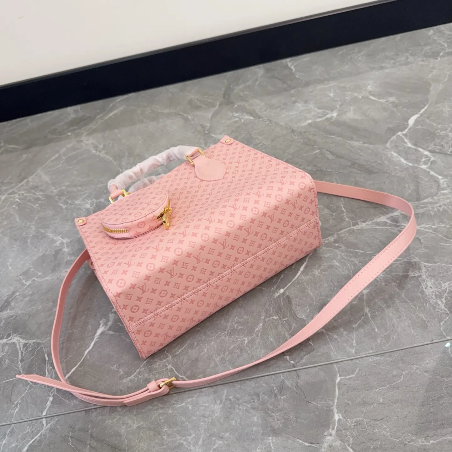 LV OnTheGo Embossed Pink Tote Bag D27516170 — view 3