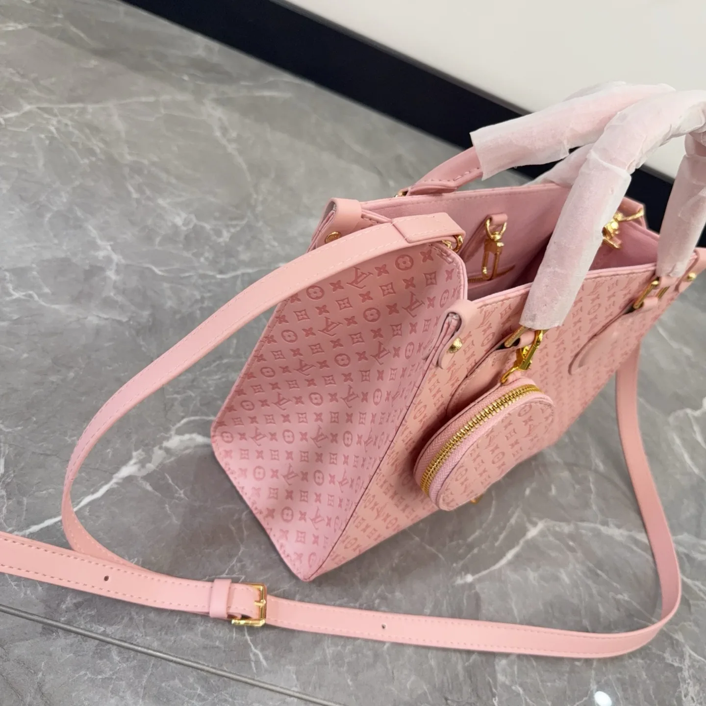 LV OnTheGo Embossed Pink Tote Bag D27516170 — view 7