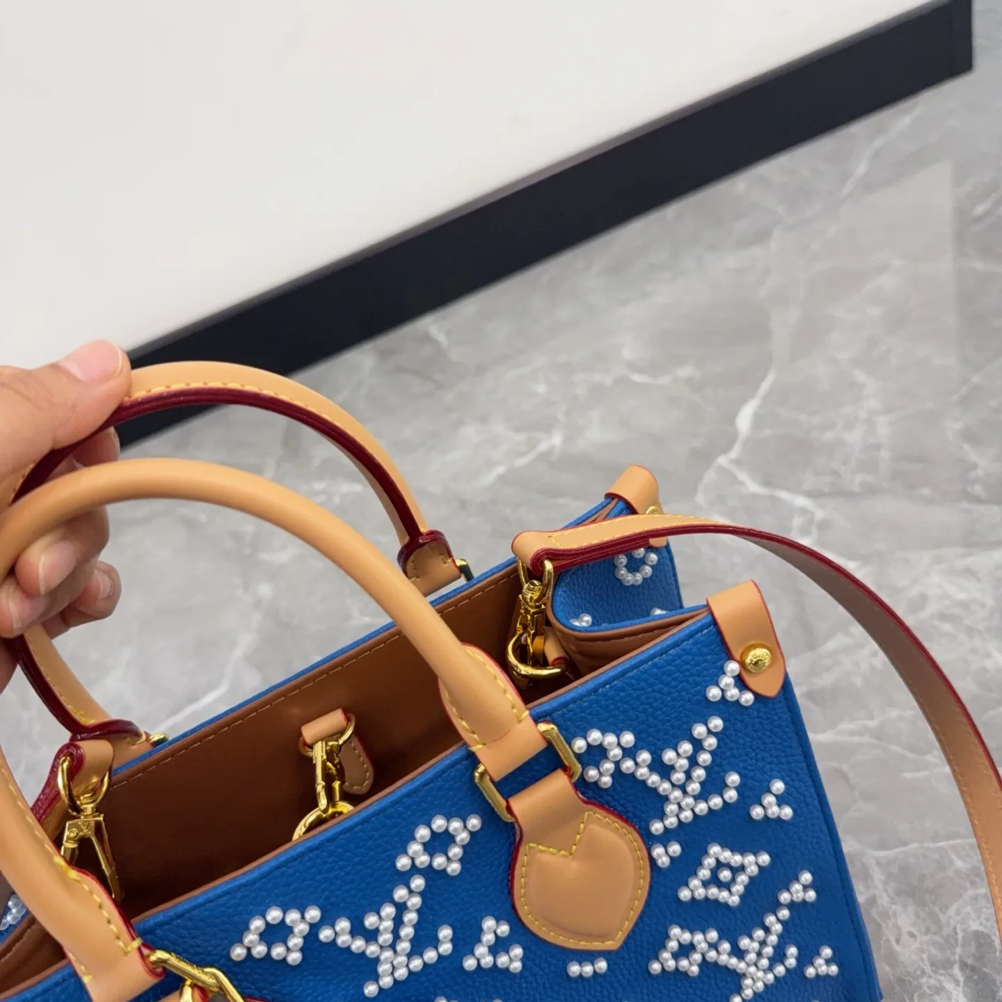 LV OnTheGo Jungle Pearl Tote Bag D34016171 — view 3