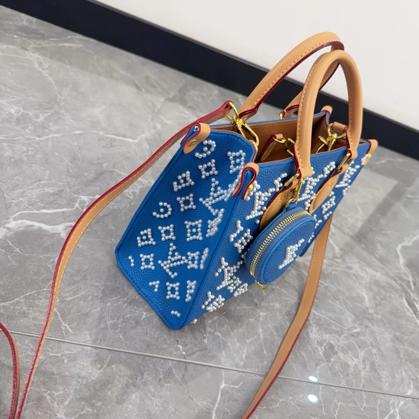 LV OnTheGo Jungle Pearl Tote Bag D34016171 — view 7