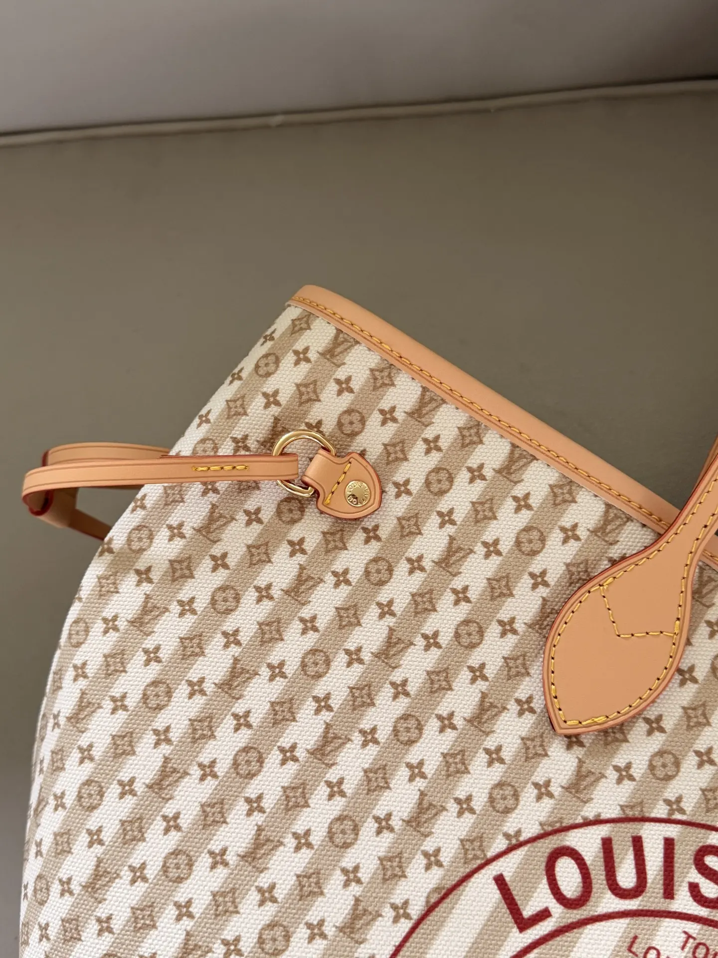 Louis Vuitton Neverfull Canvas Tote Bag D35516174 — view 4
