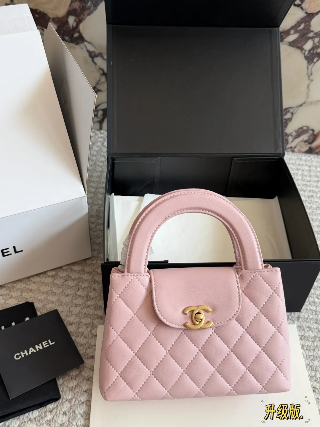 Chanel 23K Kelly Top-Handle Bag D30016182