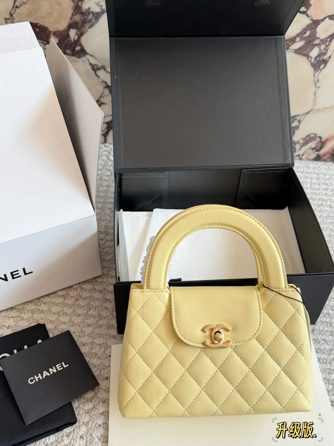 Chanel 23K Kelly Top-Handle Bag D30016183 — view 2