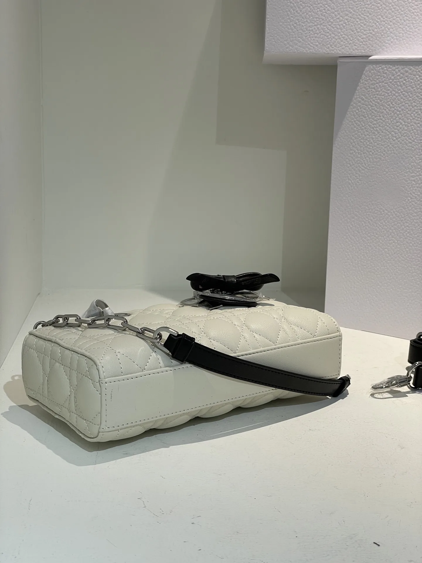 Dior D-Joy Quilted Lady Bag D55016189 — view 7