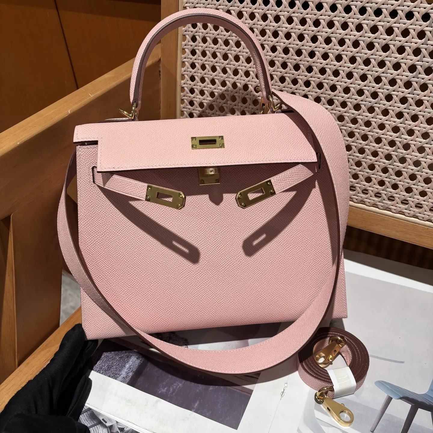 Hermès Kelly 25 Epsom Leather Bag D59016190 — view 2