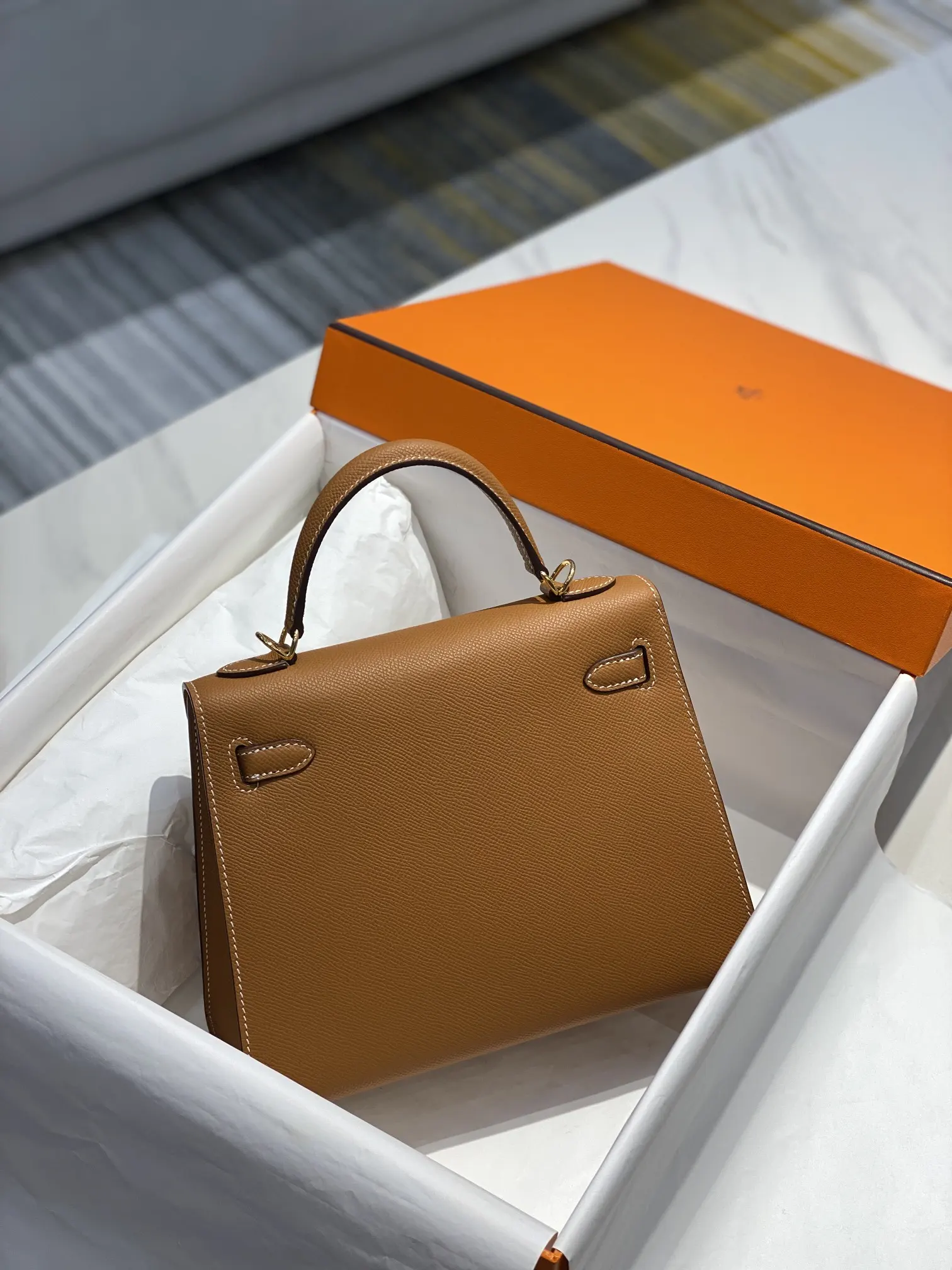 Hermès Kelly Epsom Leather Top-Handle Bag D59016191 — view 2