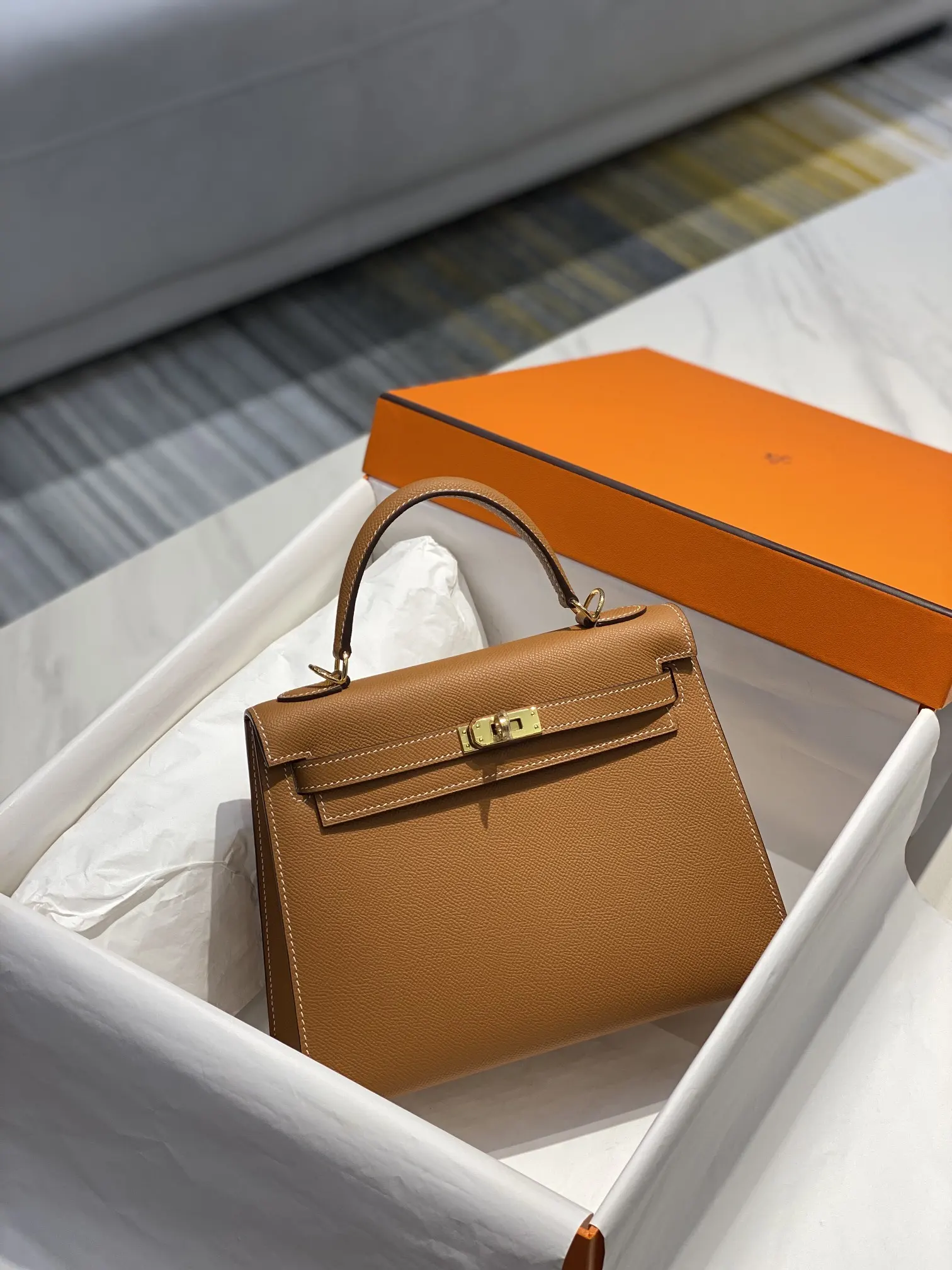 Hermès Kelly Epsom Leather Top-Handle Bag D59016191 — view 3