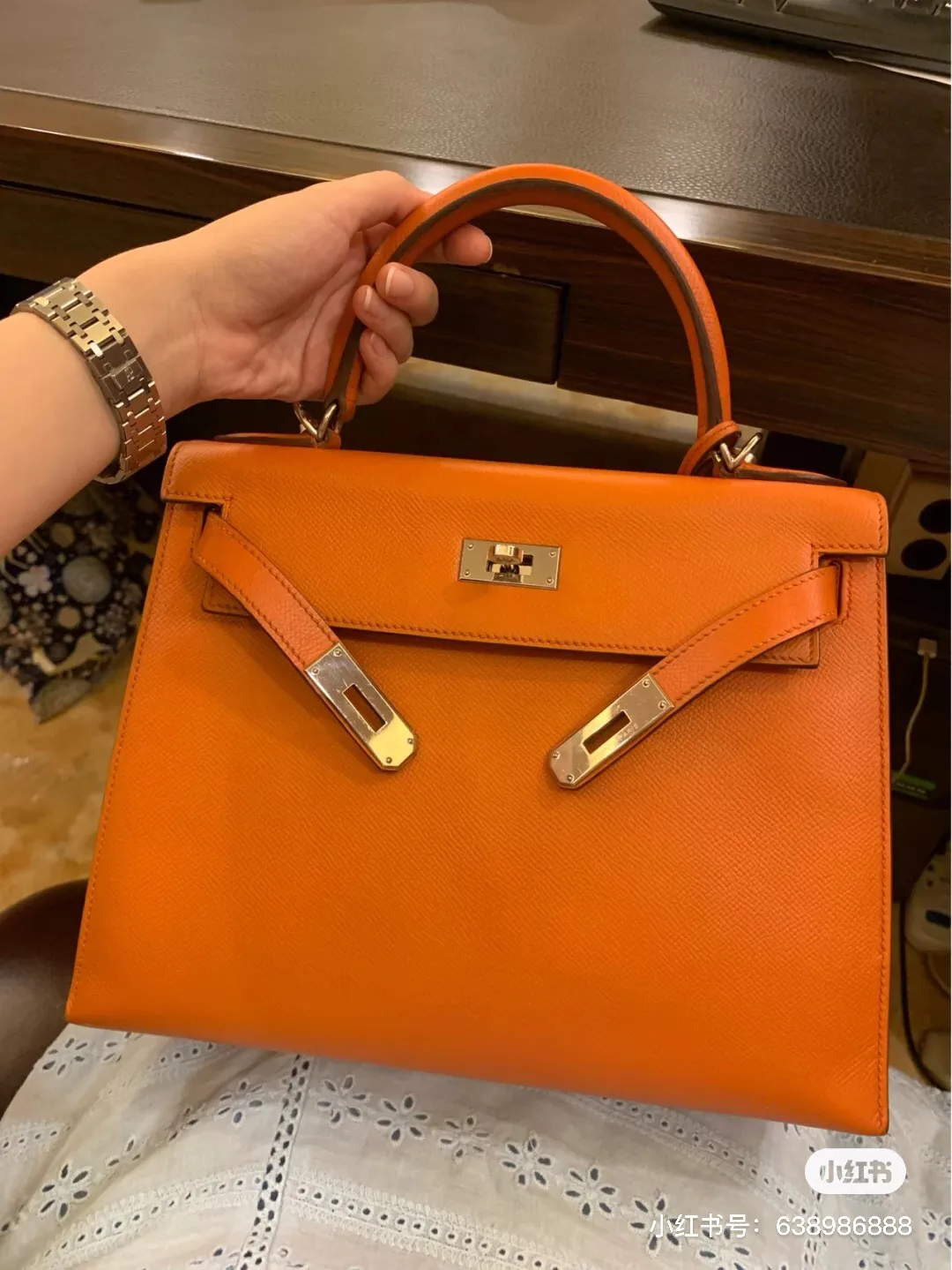 Hermès Kelly Orange Togo Leather Top-Handle Bag D59016192 — view 5