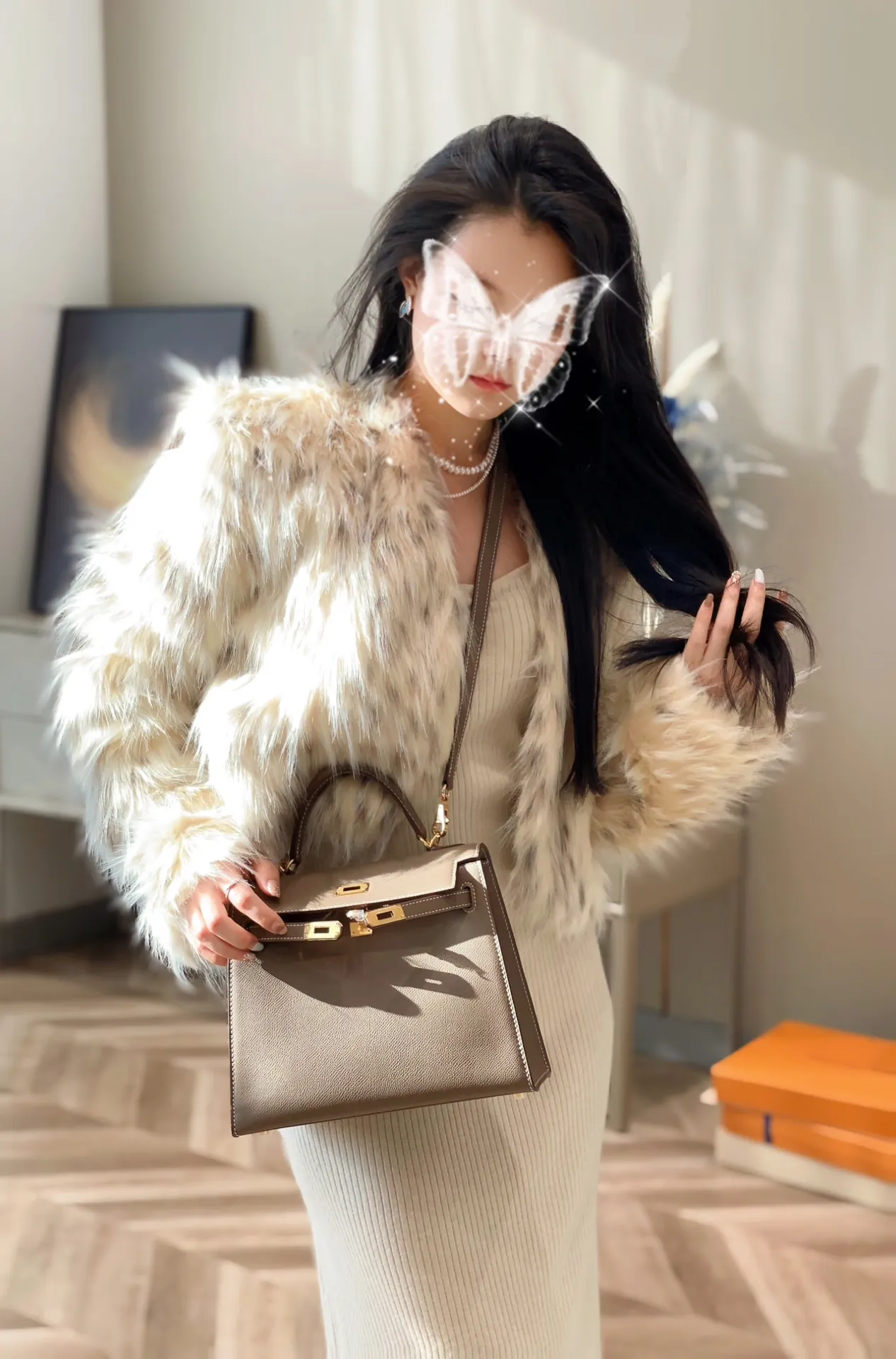 Hermès Kelly Grained Leather Top-Handle Bag D59016194 — view 2