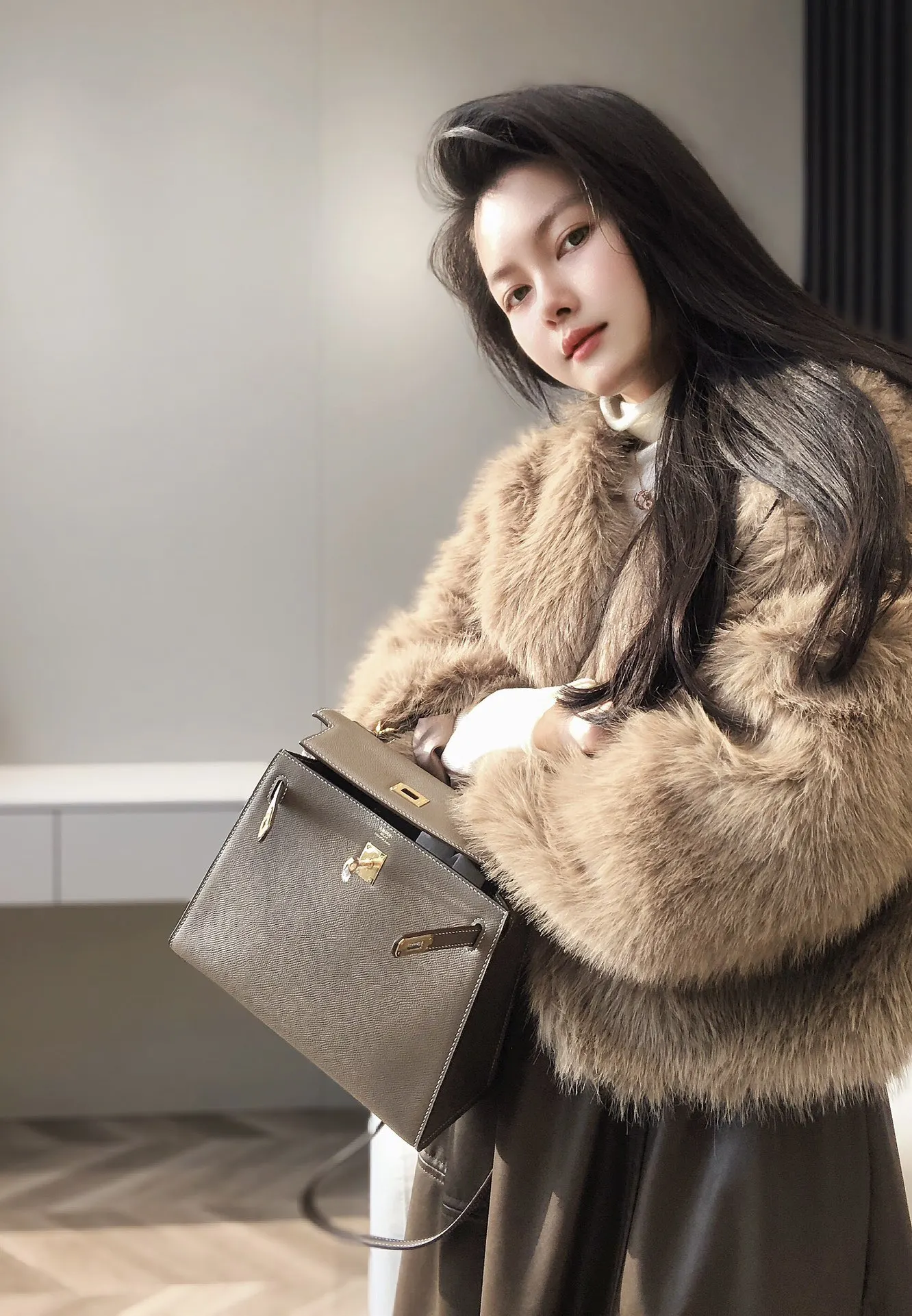 Hermès Kelly Grained Leather Top-Handle Bag D59016194 — view 8