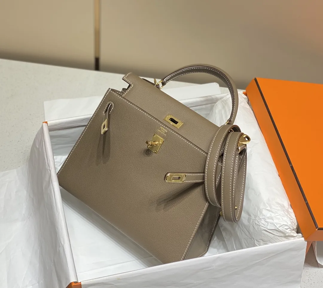 Hermès Kelly Epsom Leather Top-Handle Bag D59016195 — view 3