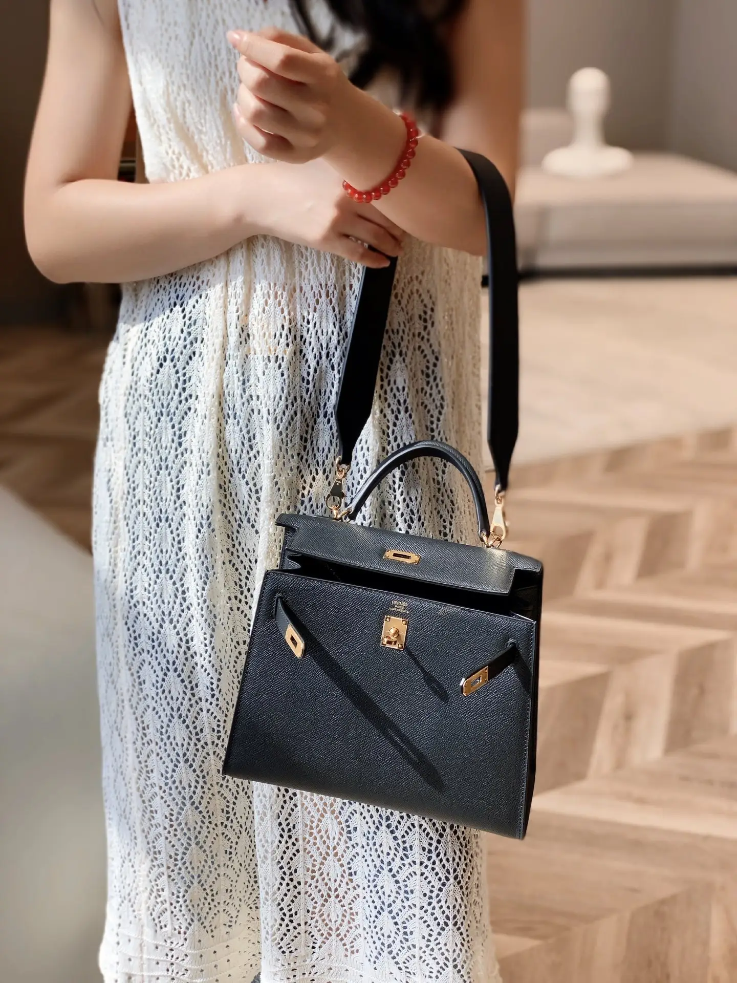 Hermès Kelly Grained Leather Top-Handle Bag D59016196 — view 3