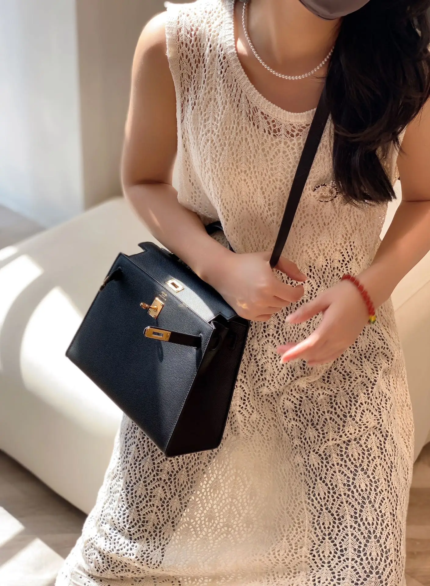 Hermès Kelly Grained Leather Top-Handle Bag D59016196 — view 5