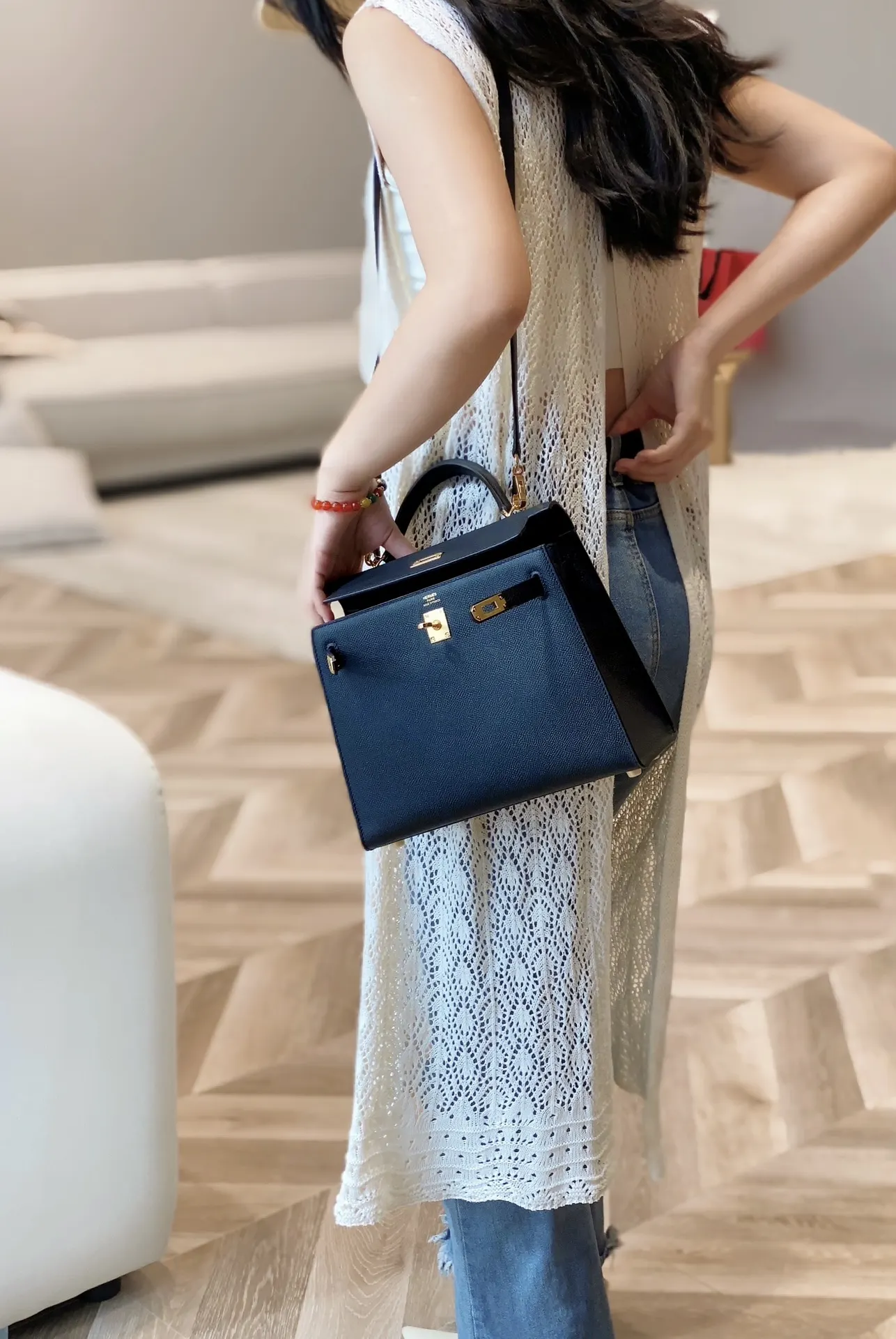 Hermès Kelly Grained Leather Top-Handle Bag D59016196 — view 6