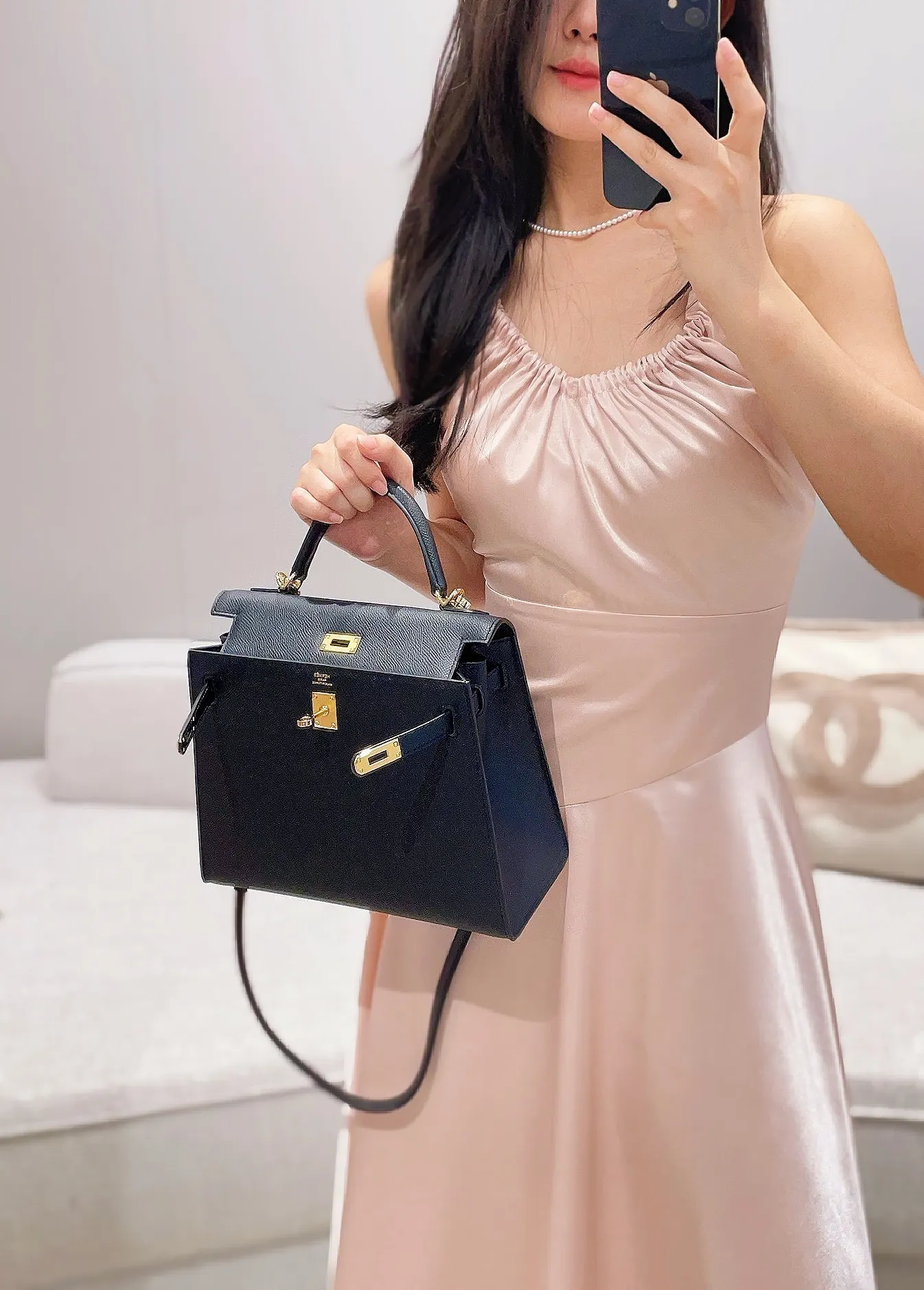 Hermès Kelly Grained Leather Top-Handle Bag D59016196 — view 8