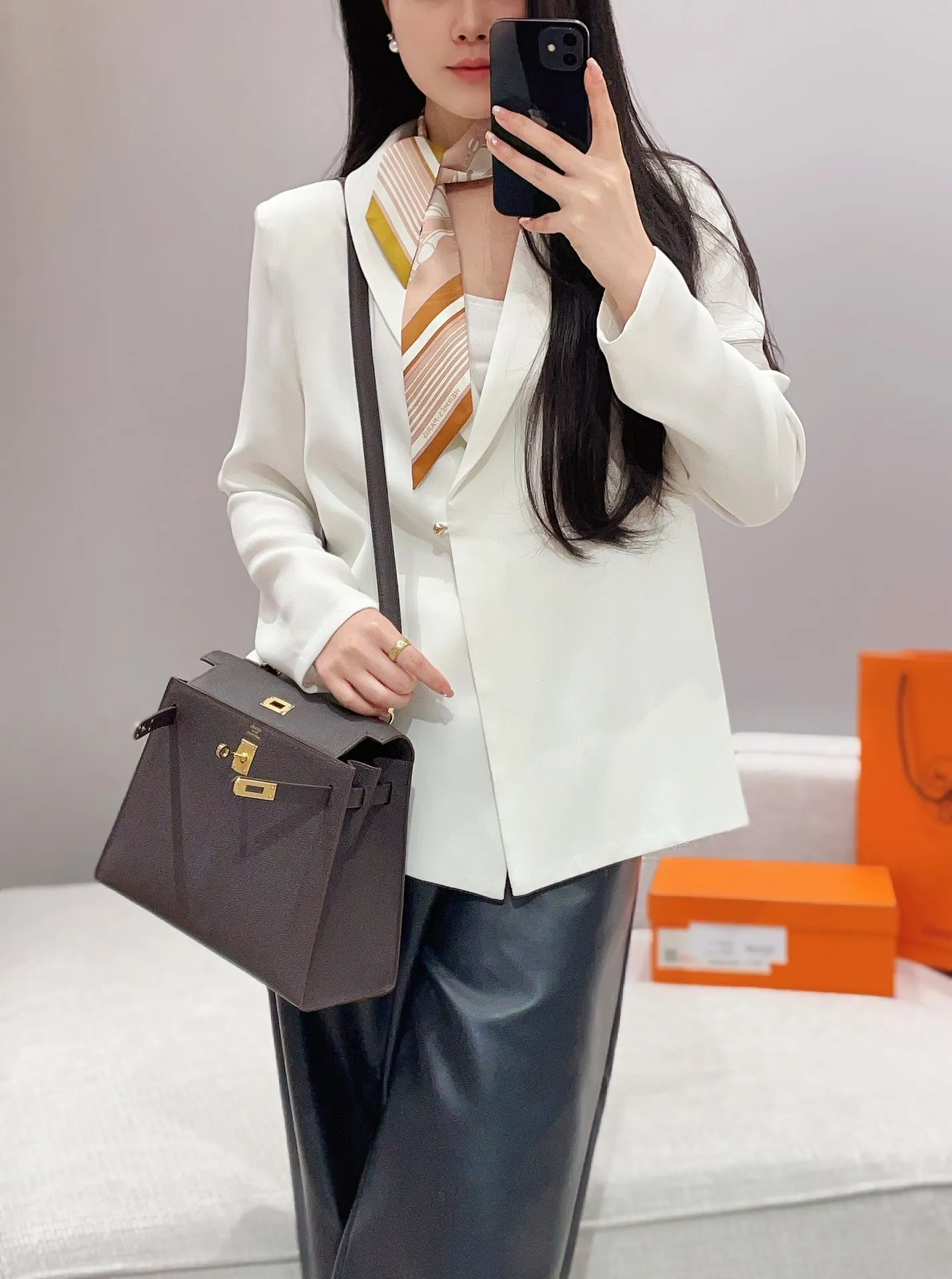 Hermès Kelly Palmellato Leather Bag D59016200 — view 3