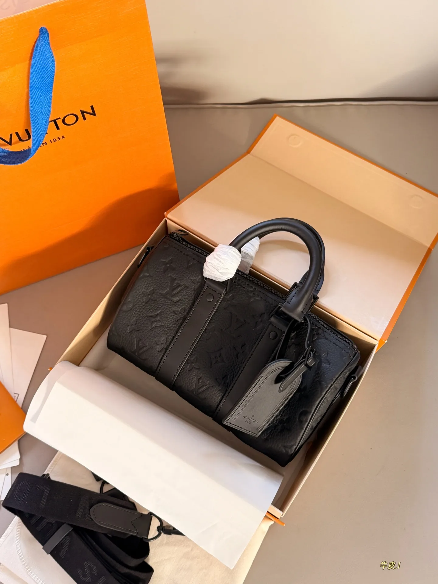 Keepall 25 Embossed Leather Shoulder Bag D37016212 — view 2
