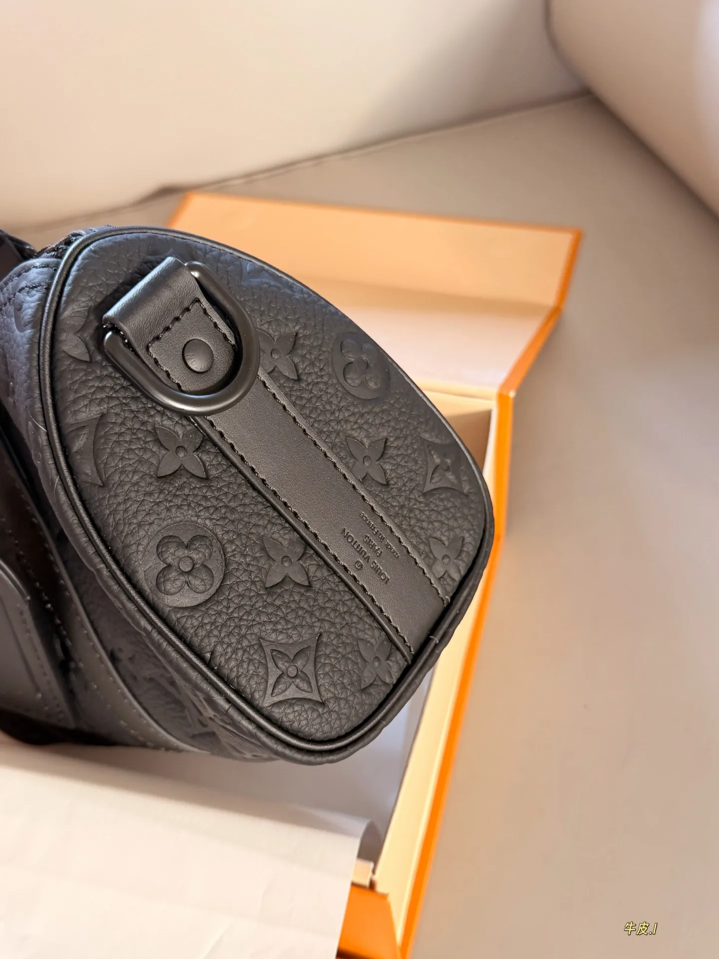 Keepall 25 Embossed Leather Shoulder Bag D37016212 — view 5