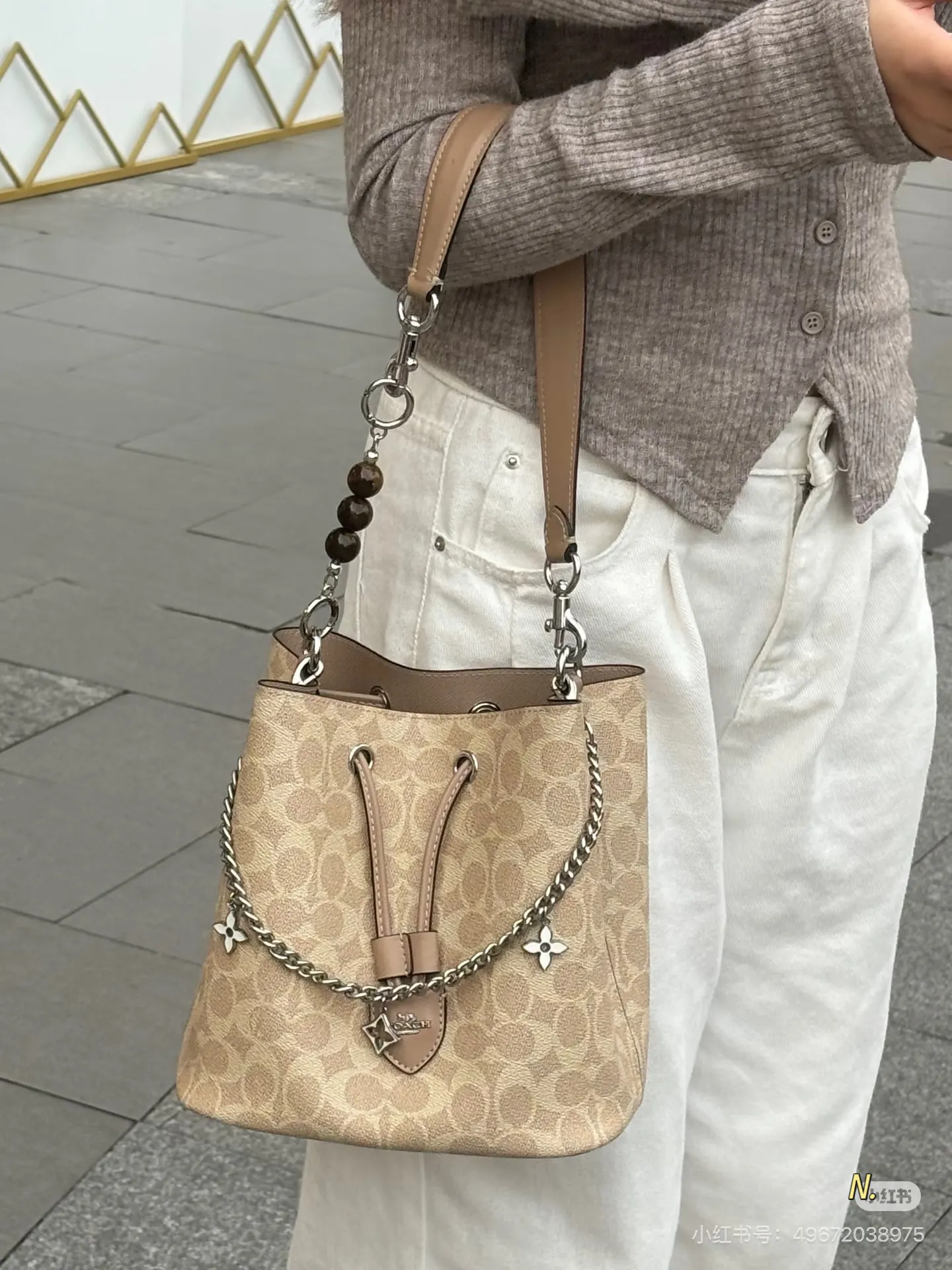 Coach Rowan 22 Signature Bucket Bag D34016216 — view 3