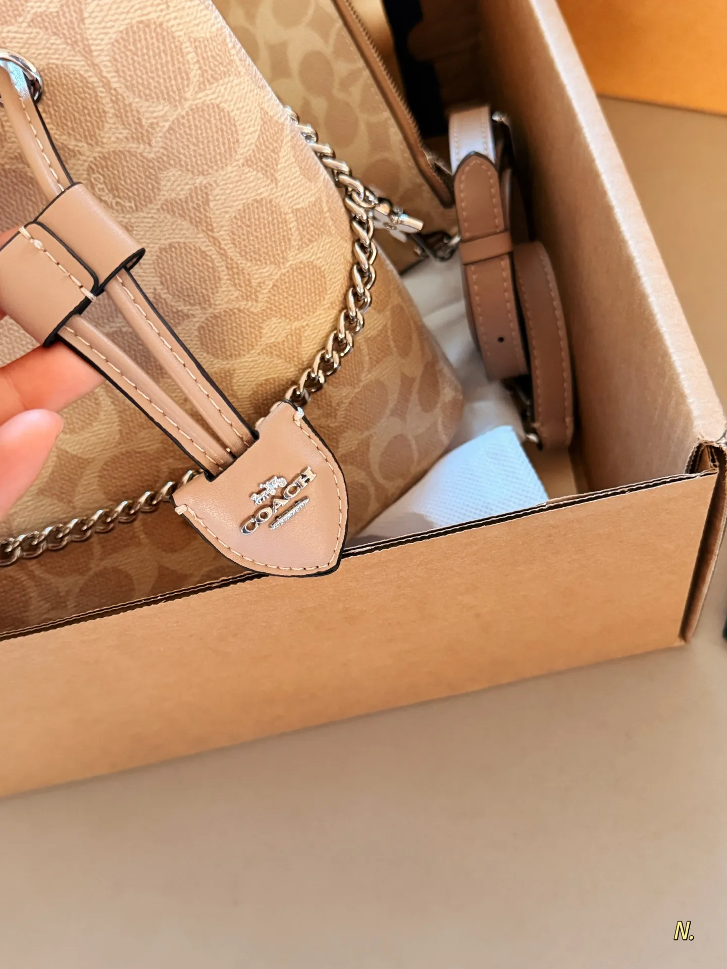 Coach Rowan 22 Signature Bucket Bag D34016501 — view 3