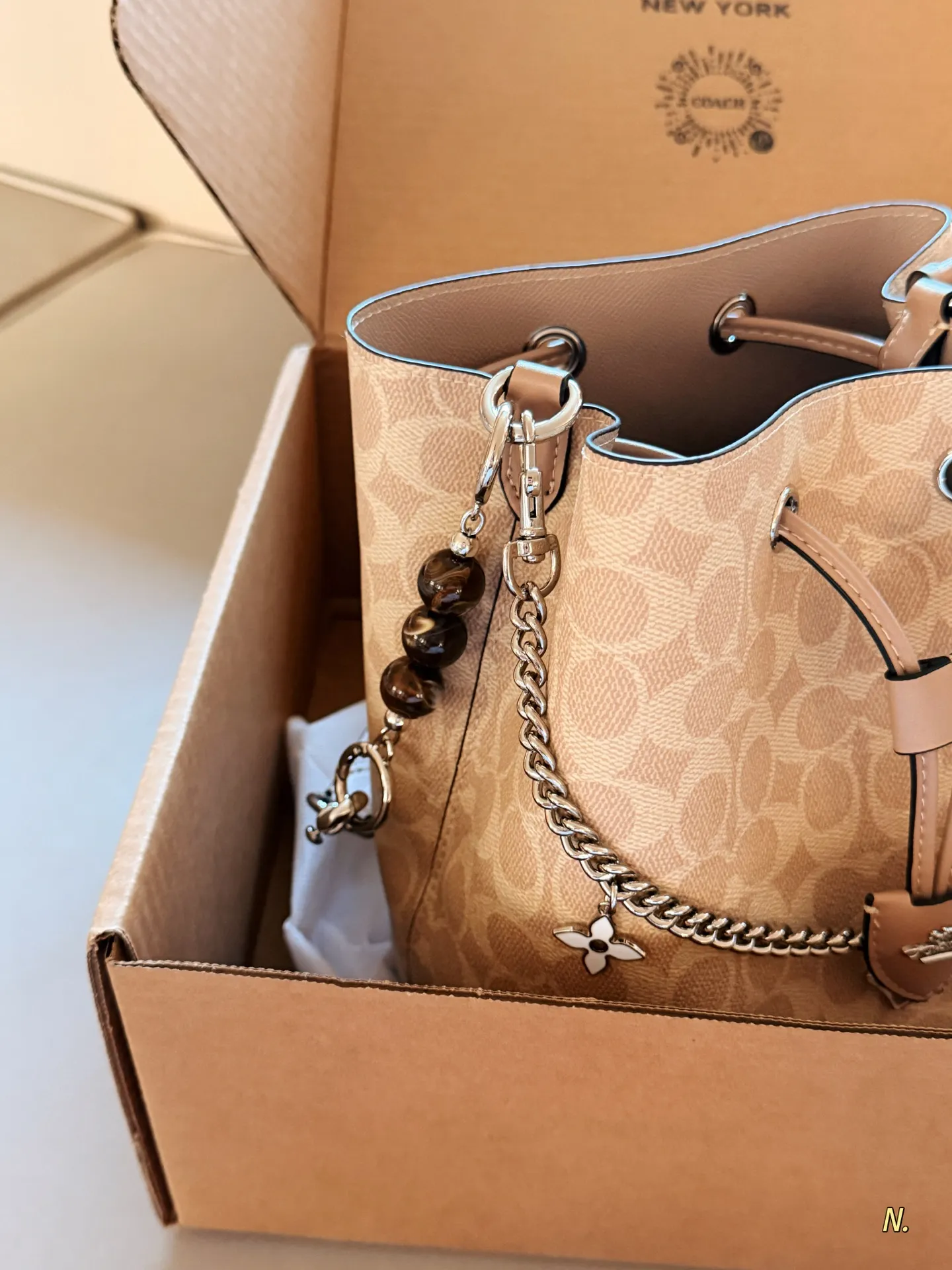 Coach Rowan 22 Signature Bucket Bag D34016501 — view 4