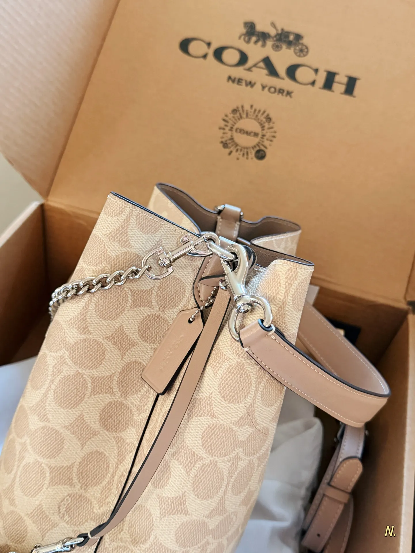 Coach Rowan 22 Signature Bucket Bag D34016501 — view 7