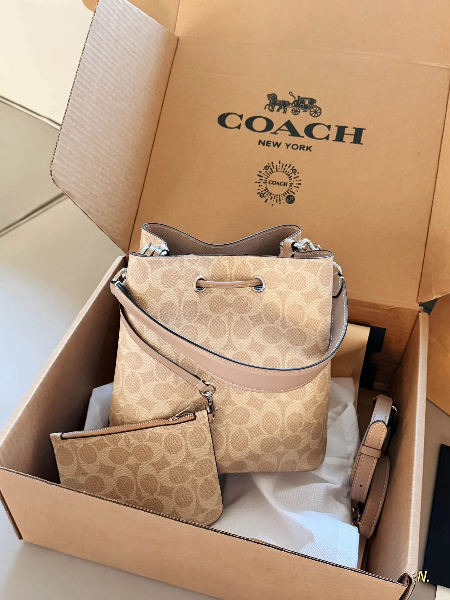 Coach Rowan 22 Signature Bucket Bag D34016501 — view 8