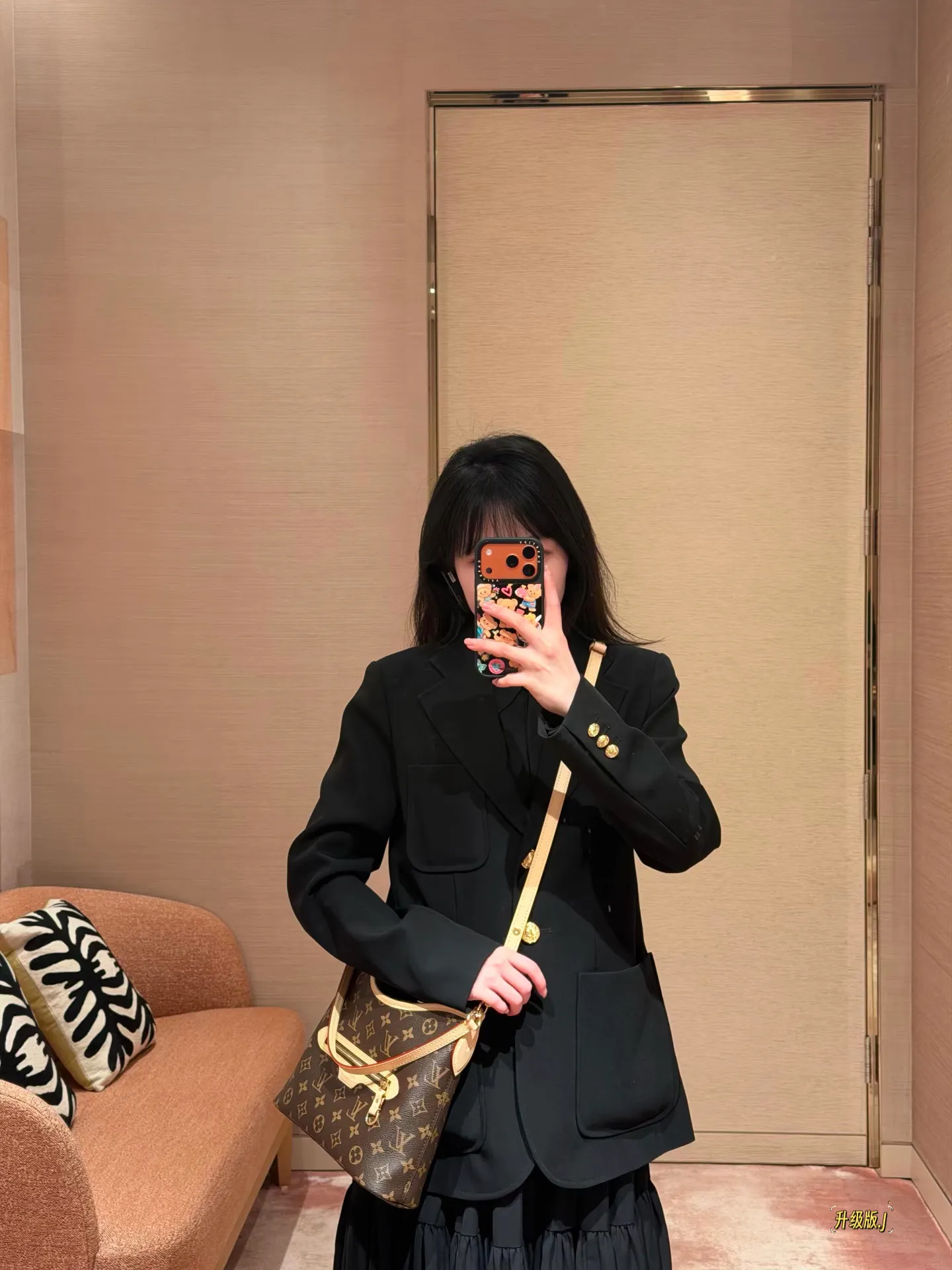 LV Monogram Zippered Tote Bag D35516219 — view 2
