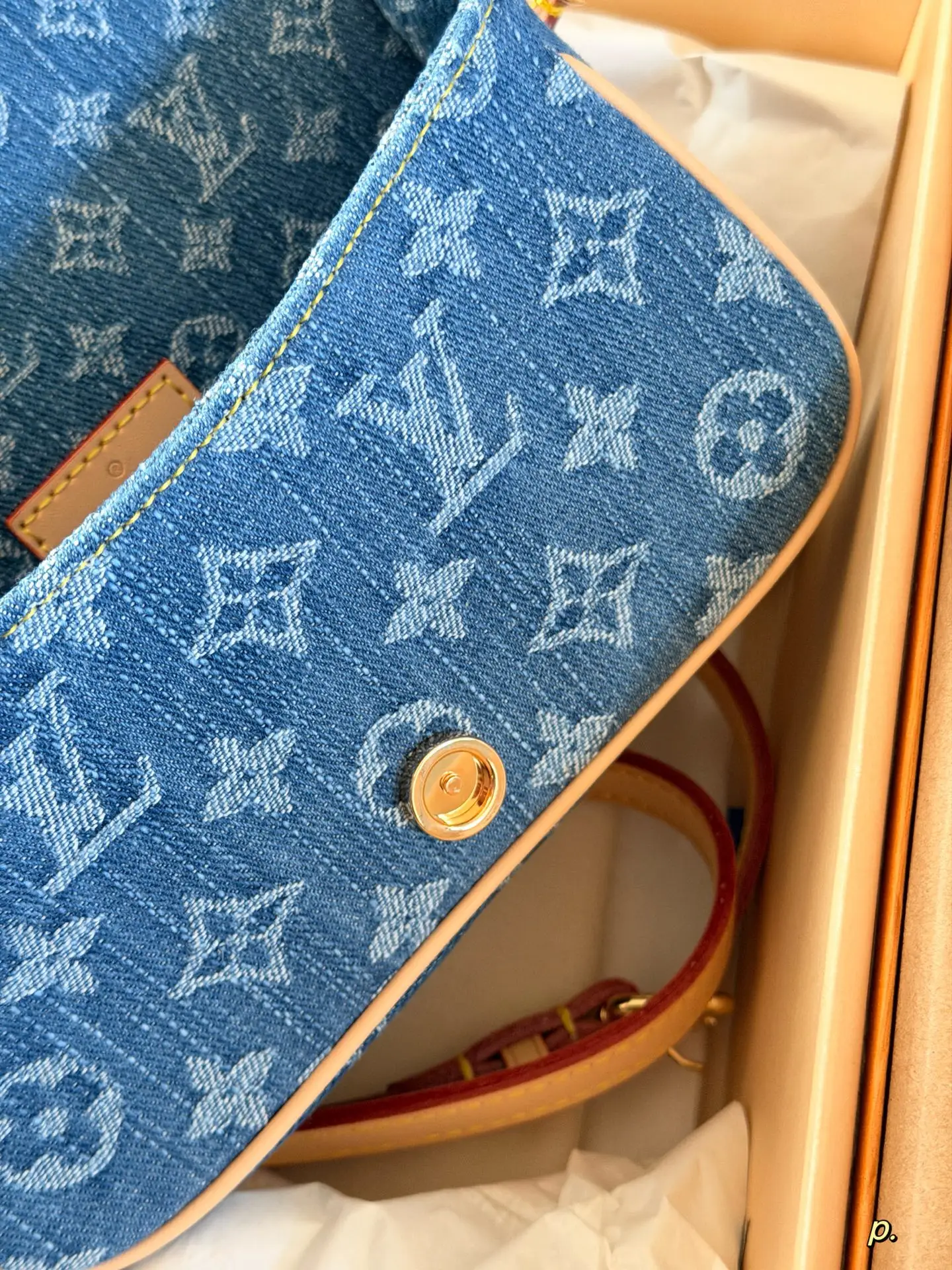 Louis Vuitton Diane Nano Denim Baguette Bag D28016221 — view 9