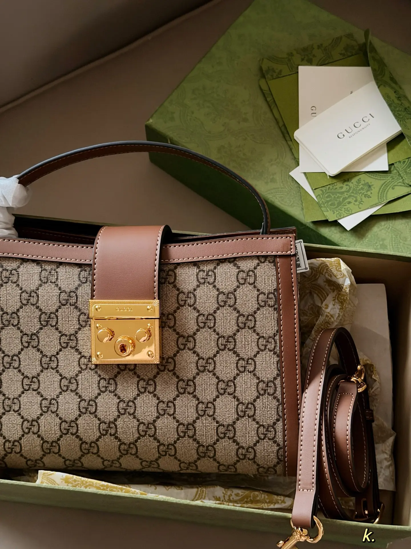 Gucci GG Padlock Top-Handle Tote Bag D34516222 — view 2