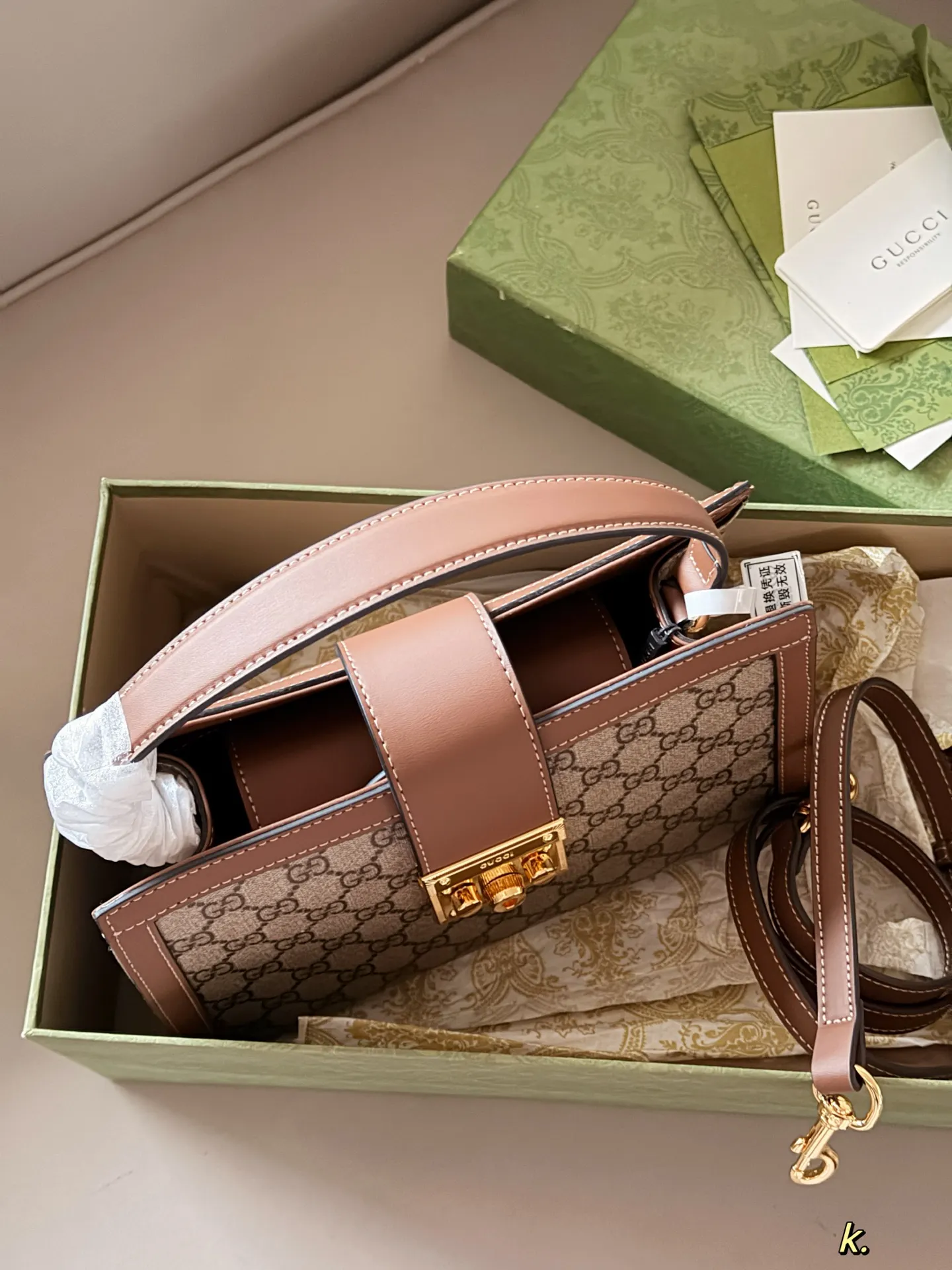 Gucci GG Padlock Top-Handle Tote Bag D34516222 — view 4