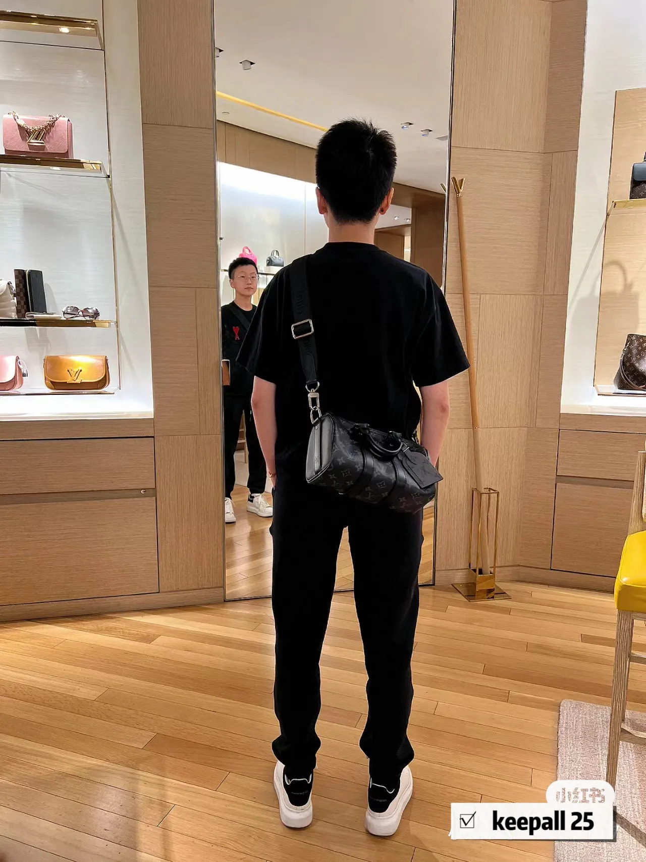 Louis Vuitton Monogram Eclipse Keepall Bandoulière 25 Bag D32016223 — view 4