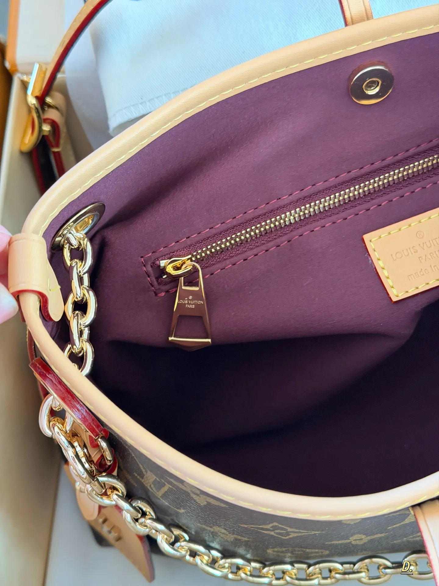 Louis Vuitton Carryall BB Shoulder Bag D34016227 — view 6