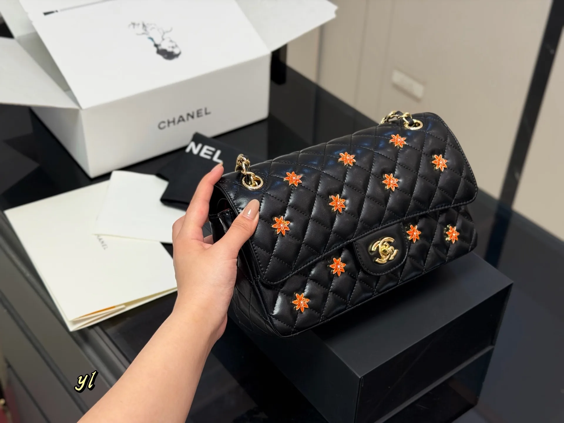 Chanel CF Quilted Chain Shoulder Bag D32016234
