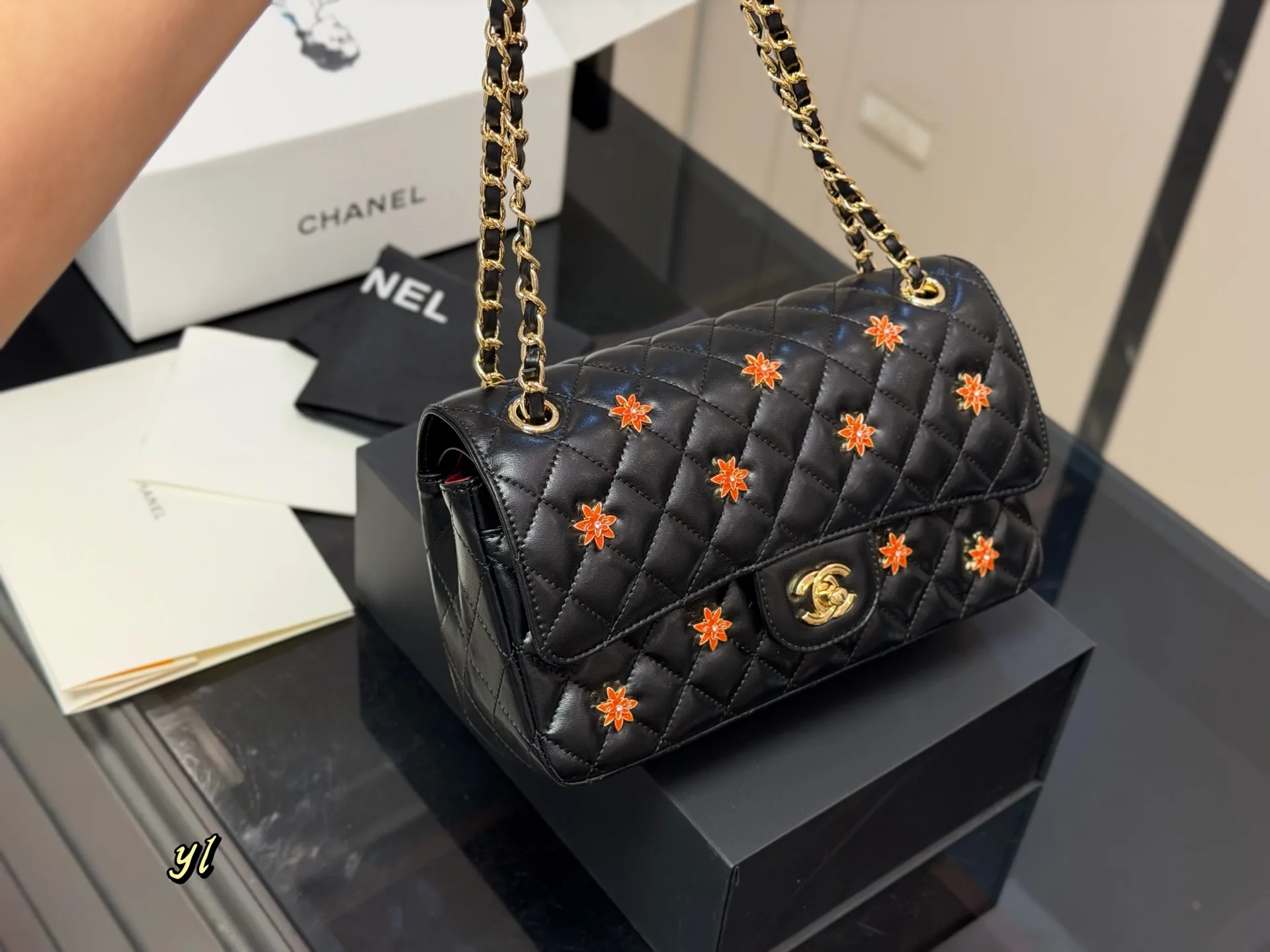 Chanel CF Quilted Chain Shoulder Bag D32016234 — view 2