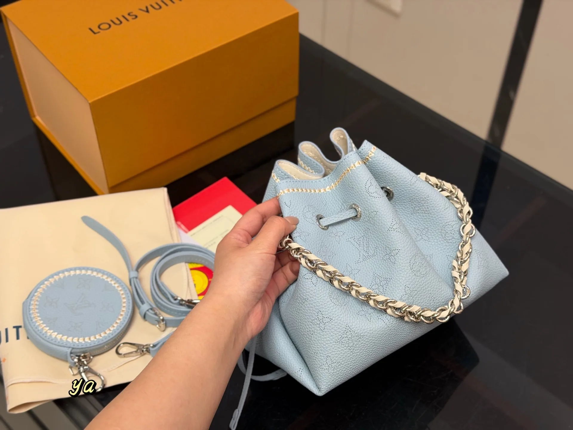 Louis Vuitton Bella Moonlight Hollow Bucket Bag D31016235 — view 2