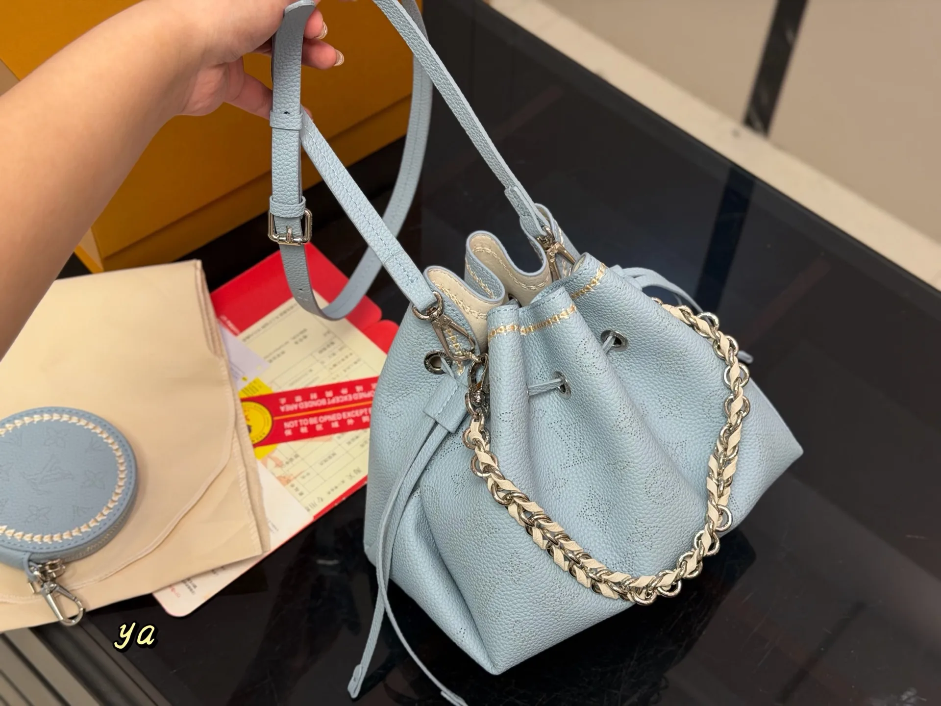 Louis Vuitton Bella Moonlight Hollow Bucket Bag D31016235 — view 5