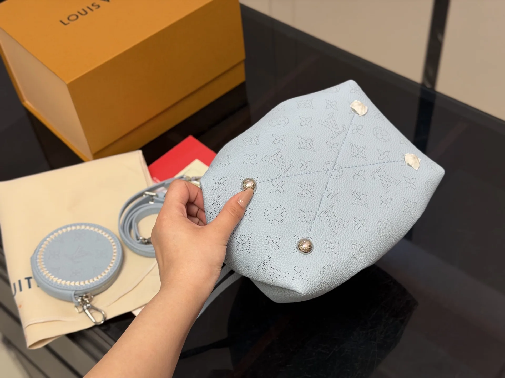 Louis Vuitton Bella Moonlight Hollow Bucket Bag D31016235 — view 9
