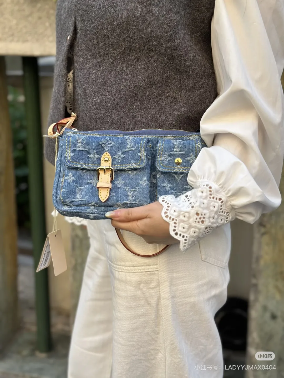 Denim Cargo Shoulder Bag D31016236 — view 2