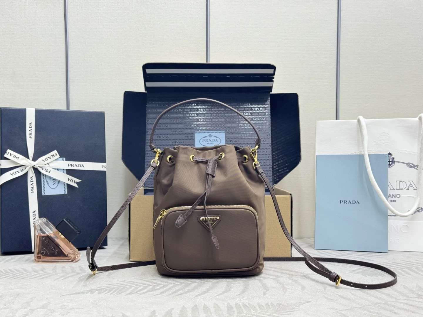 Nylon Drawstring Bucket Bag D63016240