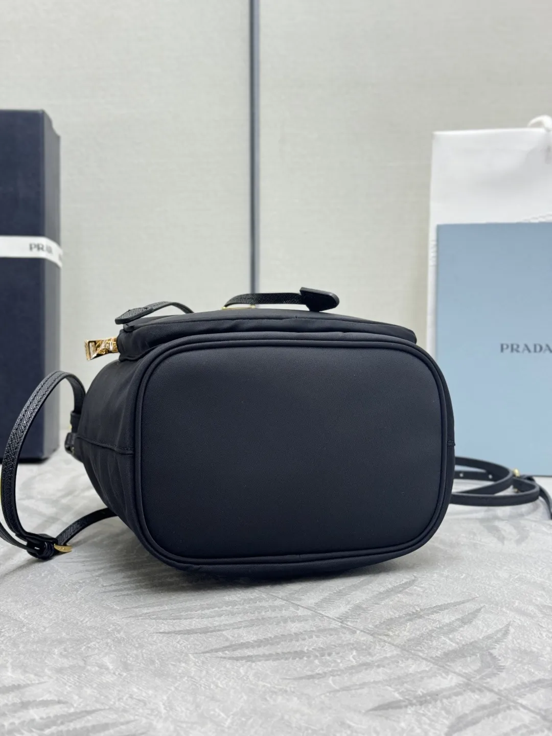 Nylon Drawstring Bucket Bag D63016514 — view 6