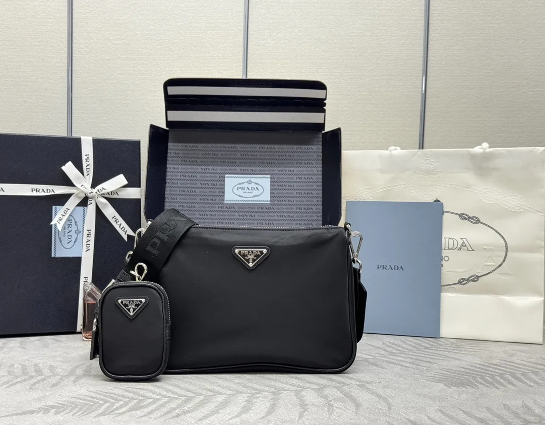Re-Edition 2005 Nylon Crossbody Bag D63016243