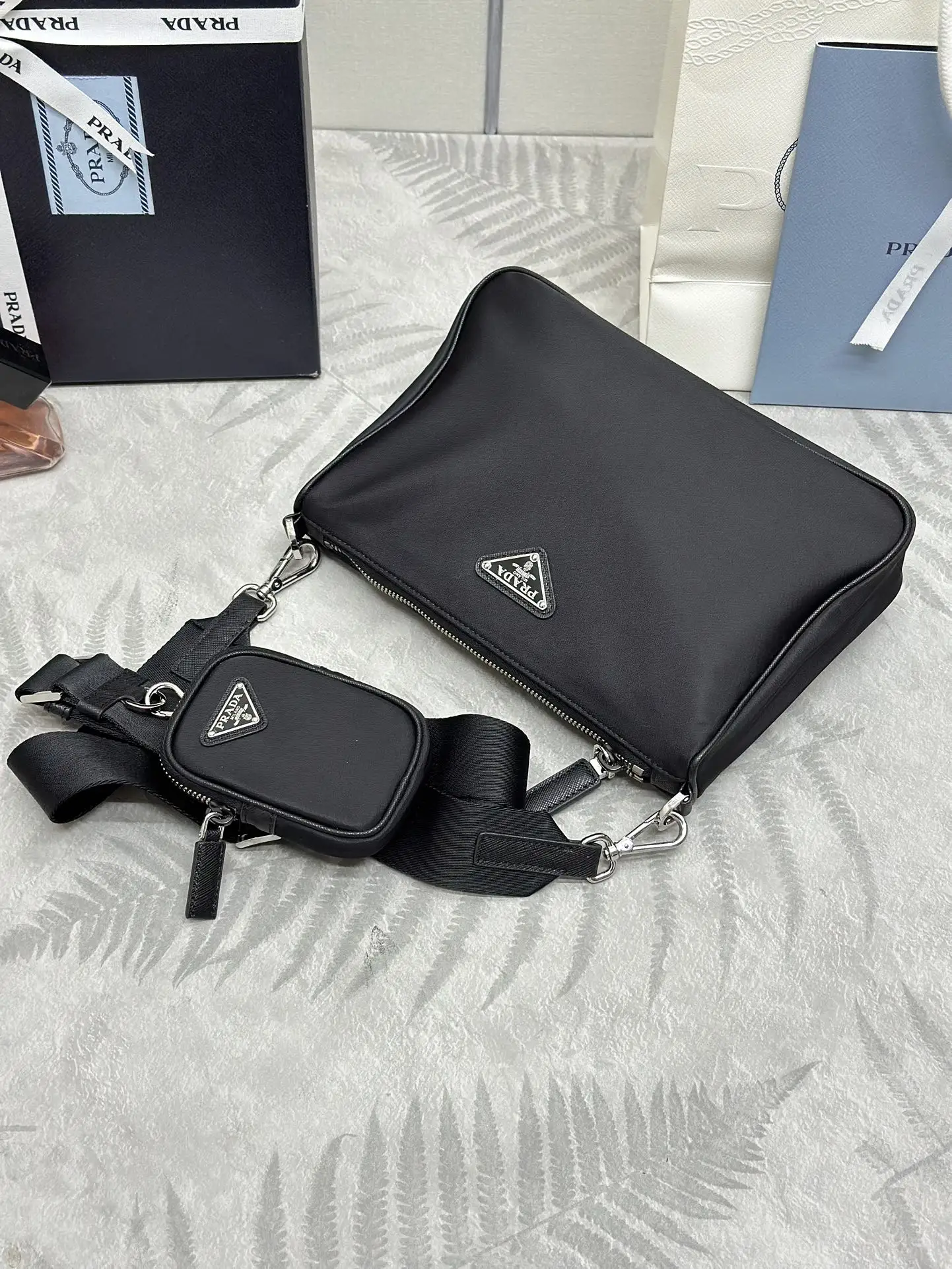 Re-Edition 2005 Nylon Crossbody Bag D63016243 — view 4