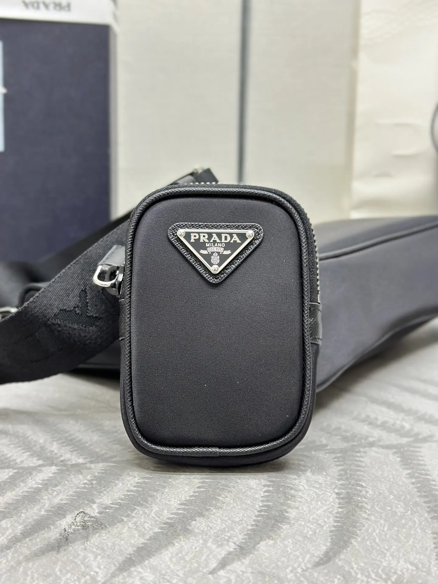 Re-Edition 2005 Nylon Crossbody Bag D63016243 — view 6