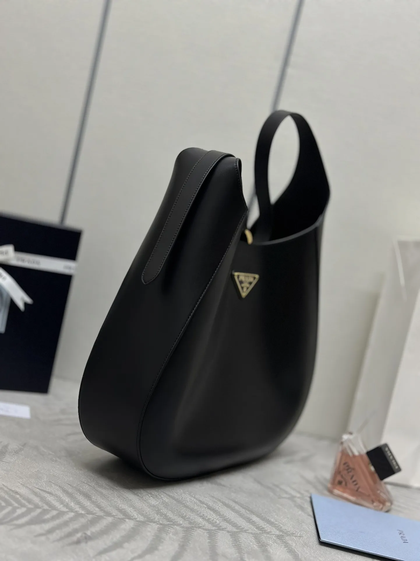 Cleo Large Leather Shoulder Bag D115016244 — view 2