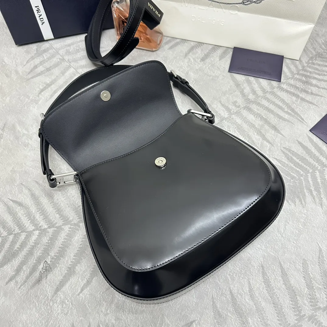Large Flap Shoulder Bag with Dual Straps D88016248 — view 5
